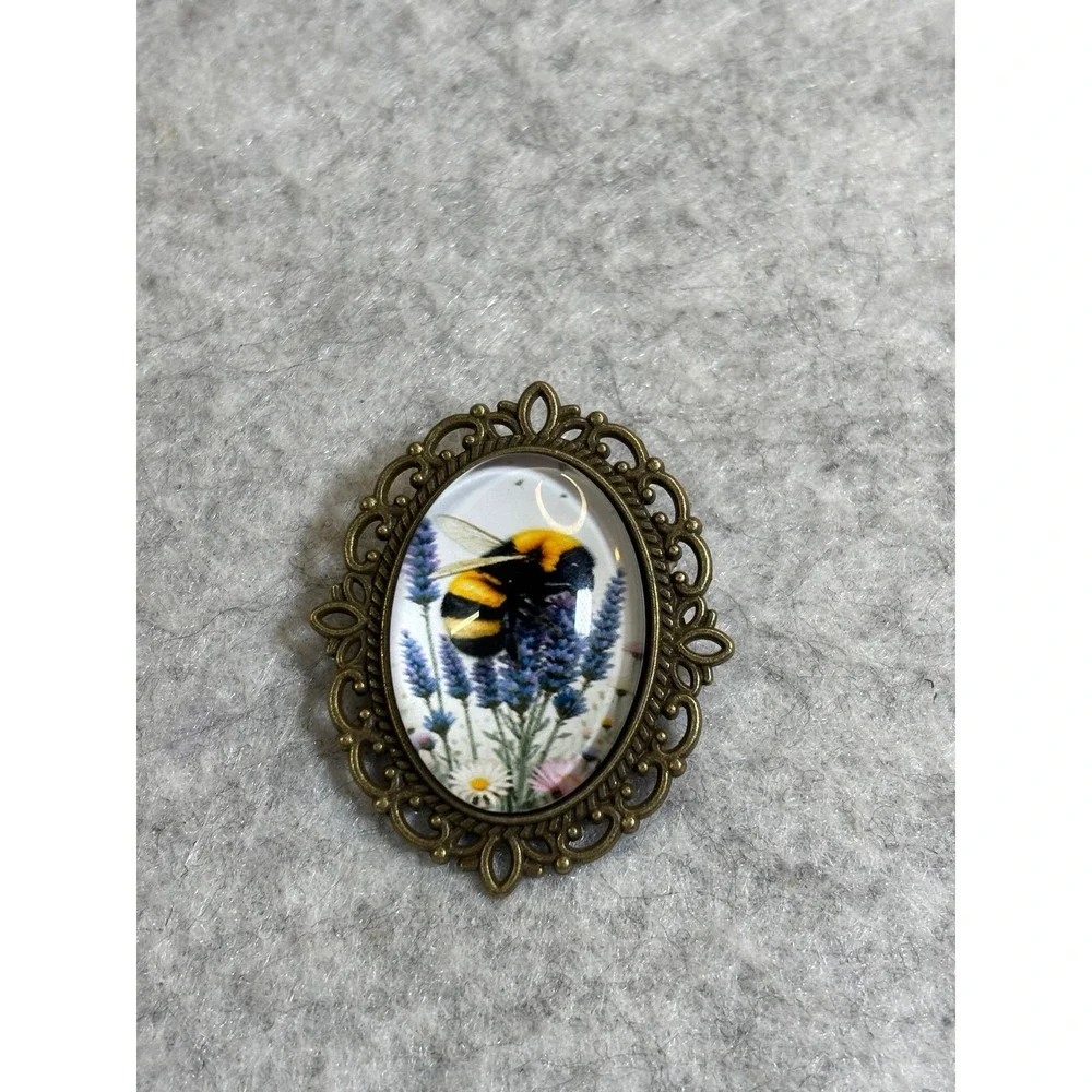 #76. Vintage-style Bumblebee Floral Artwork Brooch